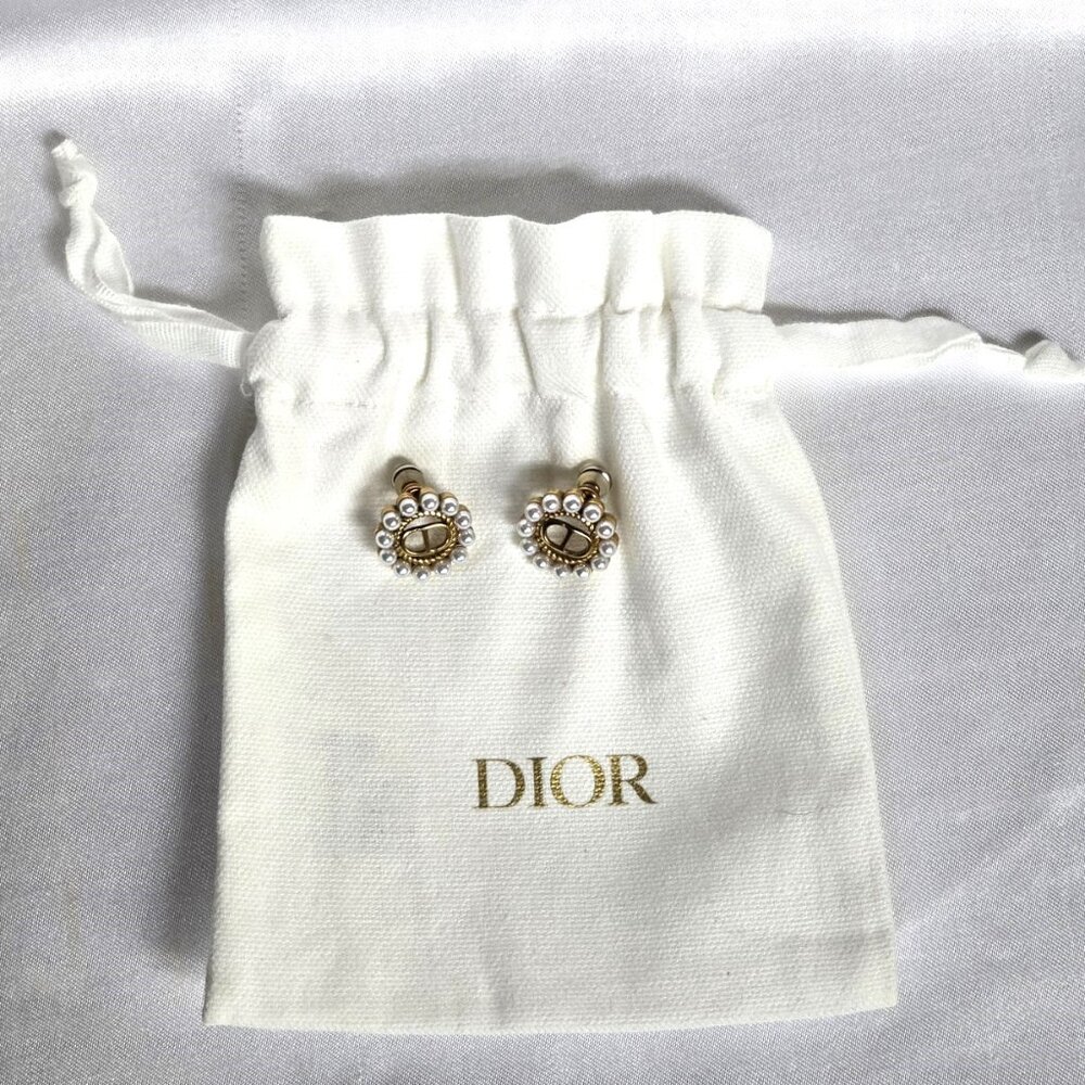 Dior Petit CD Baroque Stud Earrings with Pearls & CD Logo Rare & Authentic - Picture 5 of 8